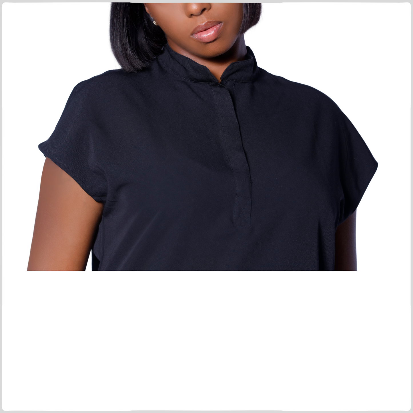 SLEEVELESS BLACK TOP